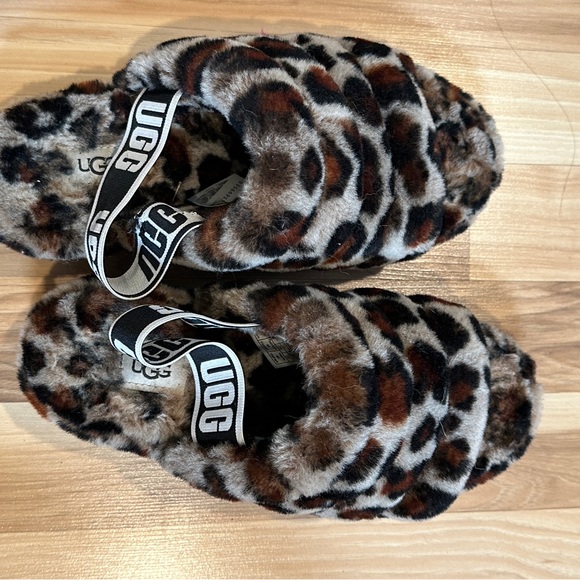 Ugg fluff yea size 8 - Picture 3 of 3